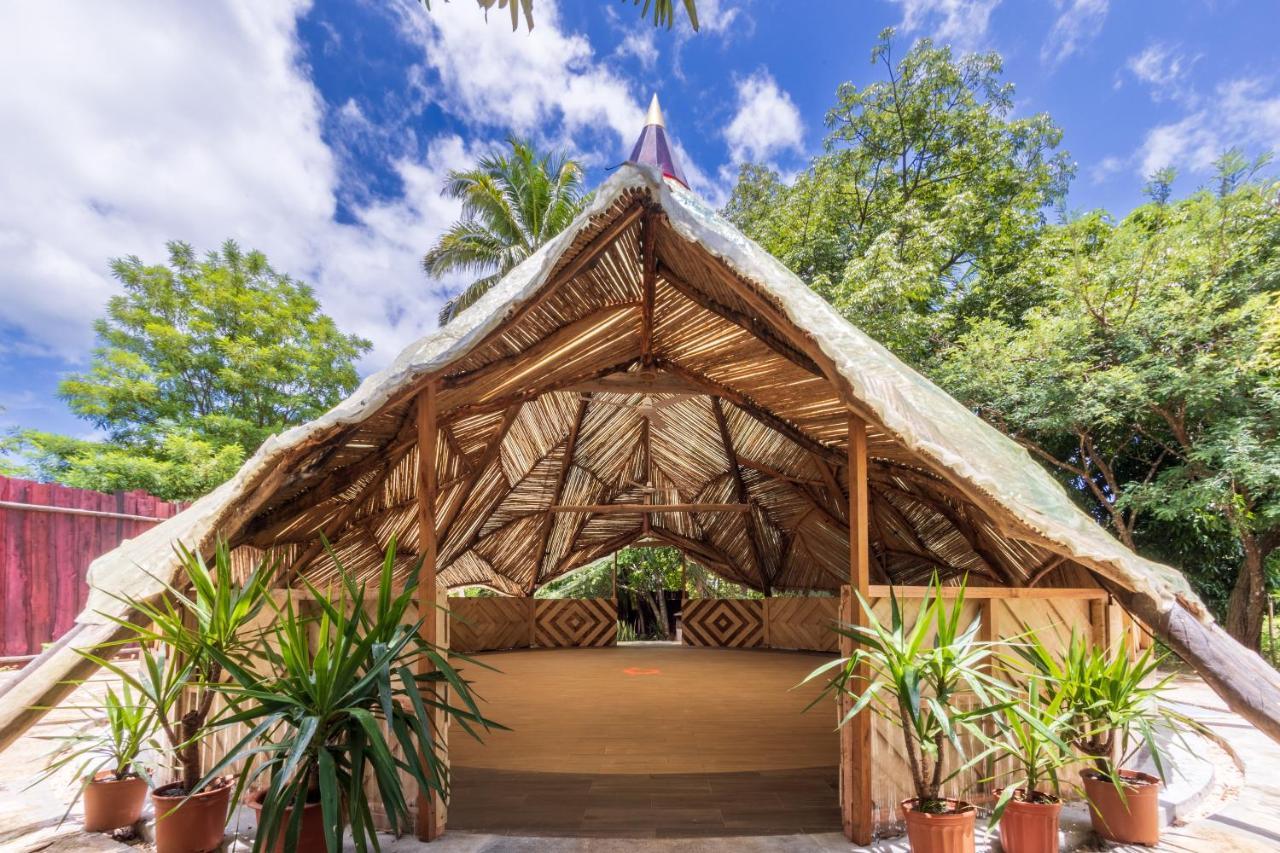 Latica Lodge Playa Negra Экстерьер фото